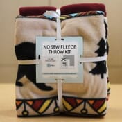 HKKYO Fleece Blanket Making Kit for Kids, No Sew Fleece Blanket Kit, Tie  Blankets Fleece Kit, Flower Fleece Quilt, Crafts for Girls, Sew Craft Kit