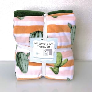 Animal Buddies Anti-Pill Premium No-Sew Throw Fleece Fabric Kit (50x60)