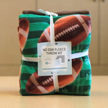 Football Anti-Pill No Sew Throw Fleece Fabric Kit (72x60)